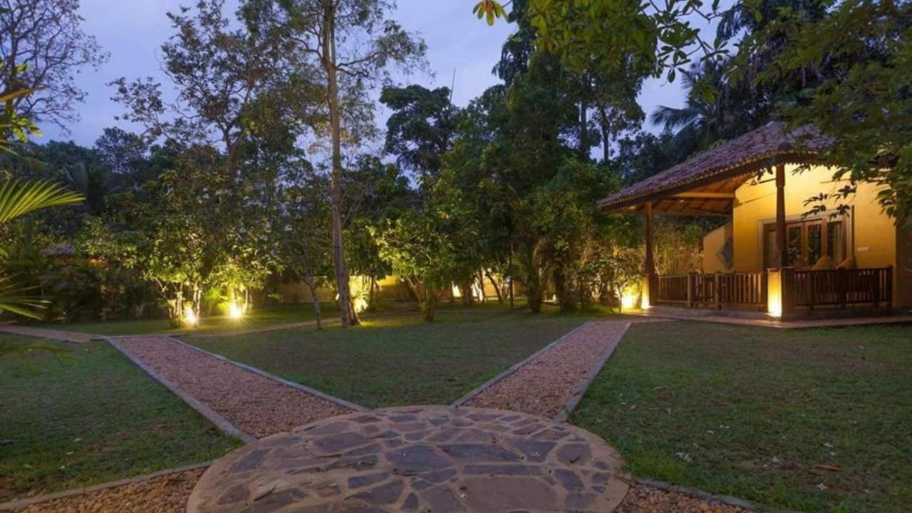 Birds Paradise Cabanas Unawatuna Luaran gambar