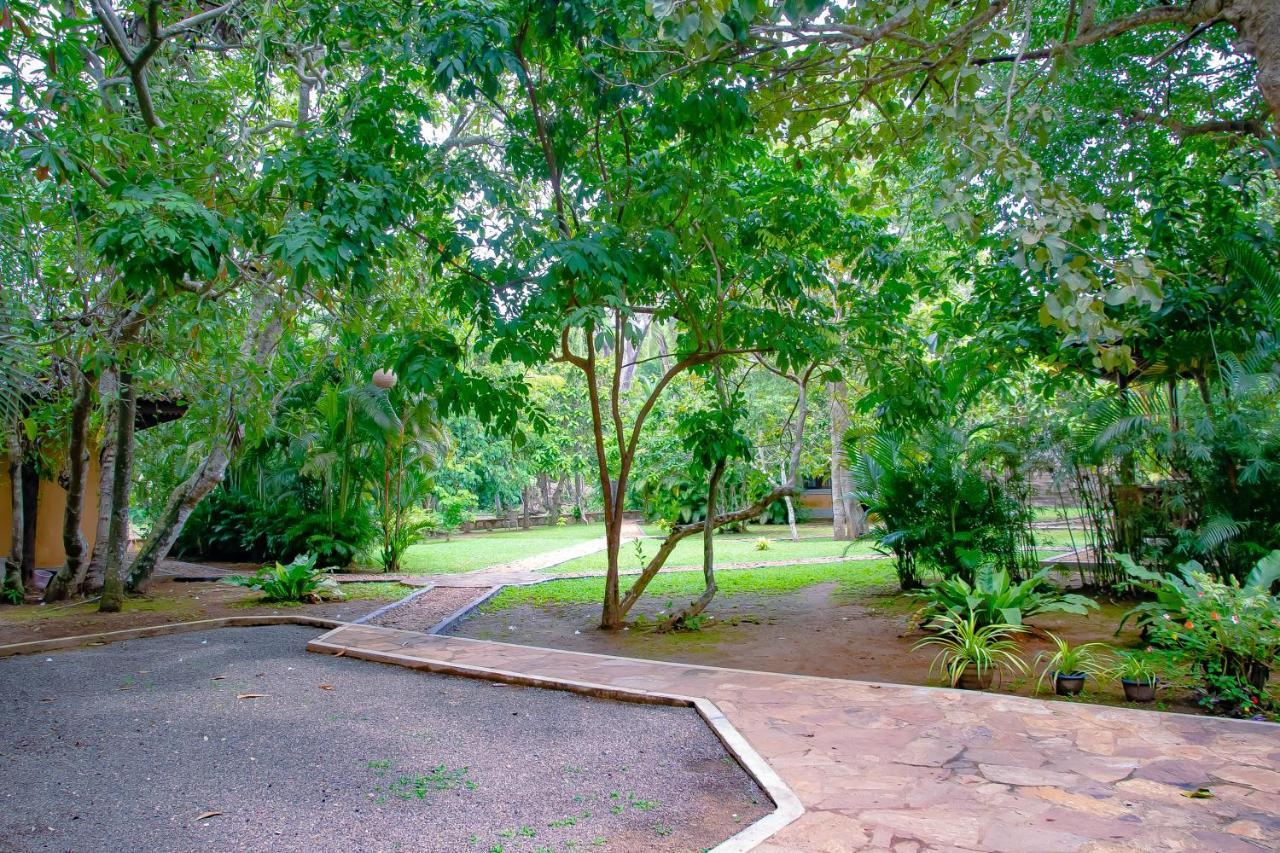 Birds Paradise Cabanas Unawatuna Luaran gambar